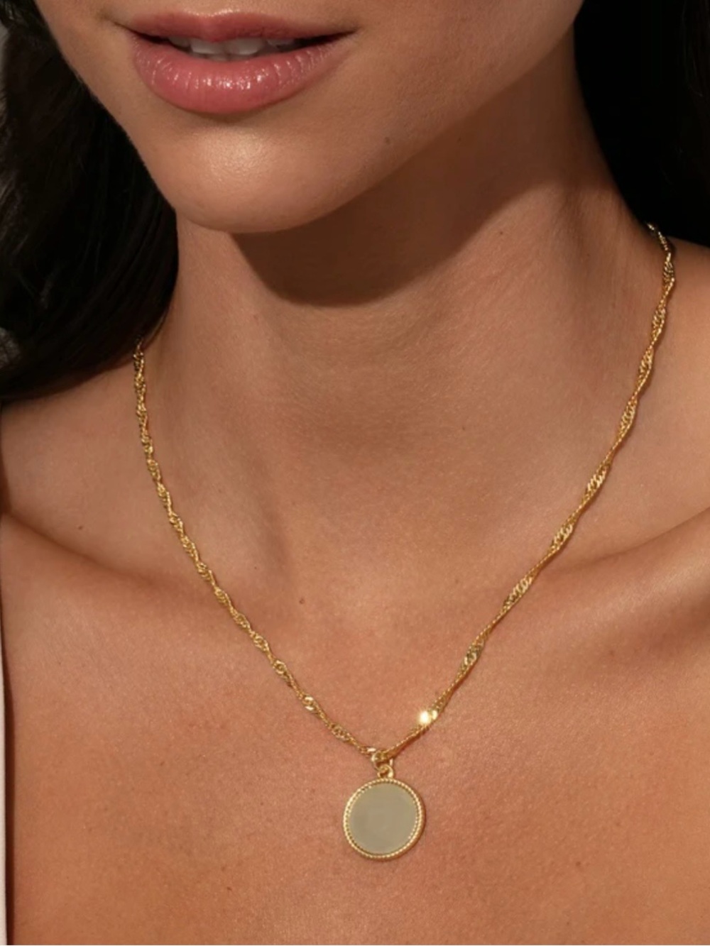 Uncommon James Gold Round Pendant Necklace with Pink Pouch